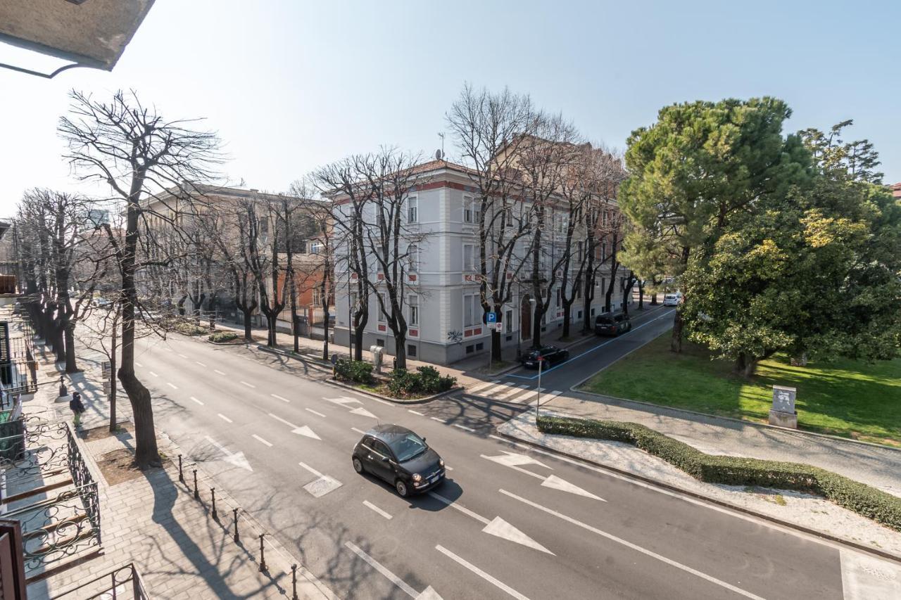 Appartamento Piazza Garibaldi - F&L Apartment Брешия Экстерьер фото