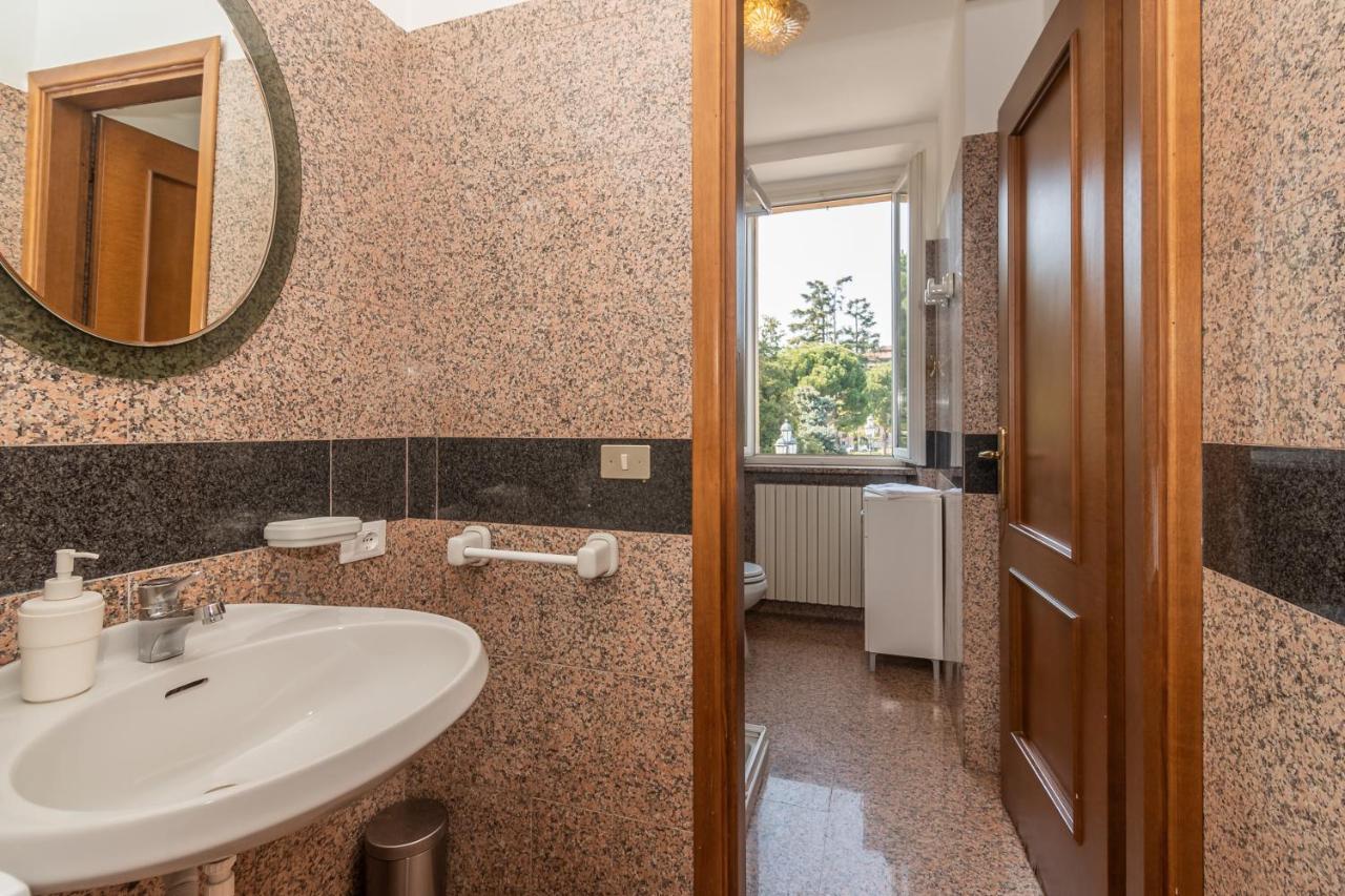 Appartamento Piazza Garibaldi - F&L Apartment Брешия Экстерьер фото